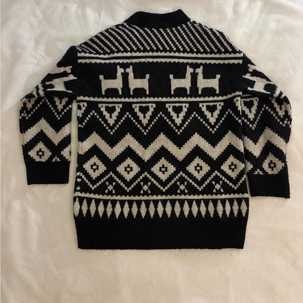 Black and White are oversized Sweater